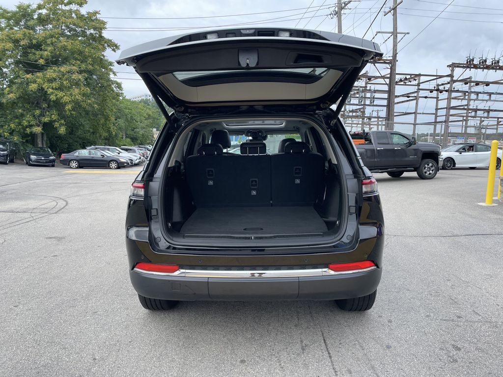 Used 2024 Jeep Grand Cherokee SUV