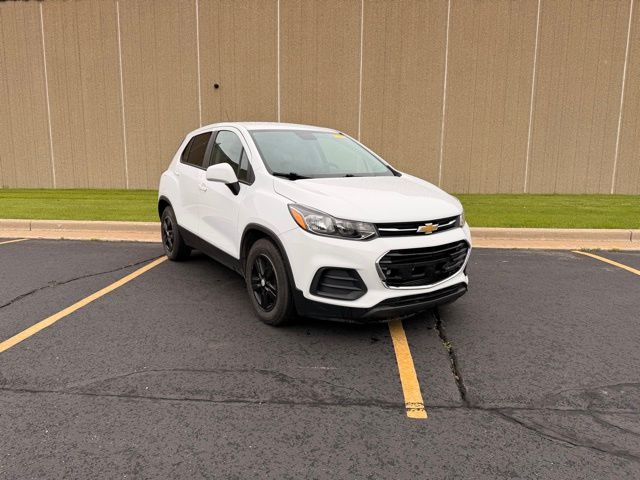 Certified 2020 Chevrolet Trax LS with VIN KL7CJKSB6LB031764 for sale in Glendale, WI