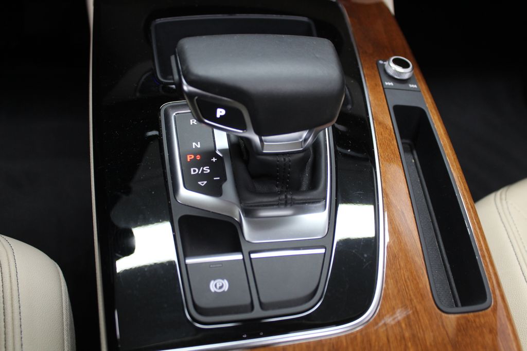 Thumbnail: 2022 Audi Q5 - 15