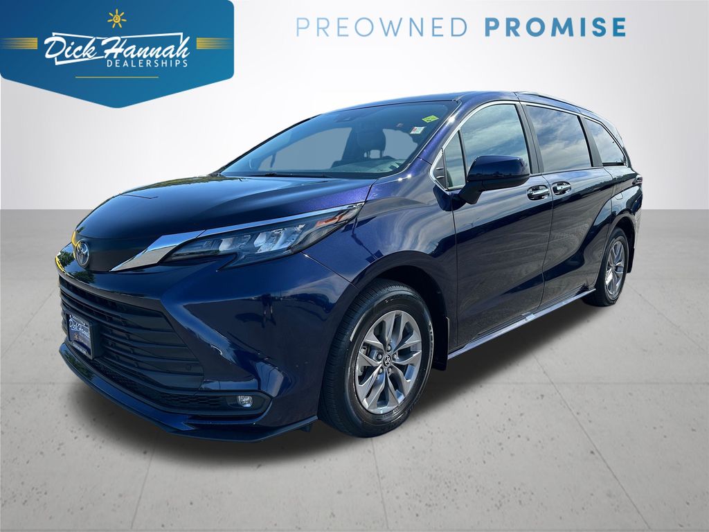 2025 Toyota Sienna XLE