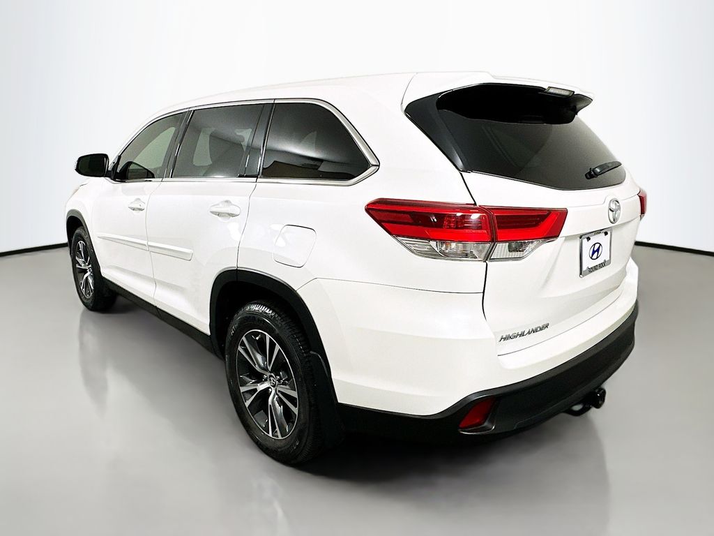 Thumbnail: 2019 Toyota Highlander - 7