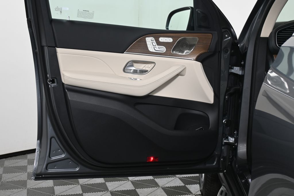 Thumbnail: 2026 Mercedes-Benz GLS - 24