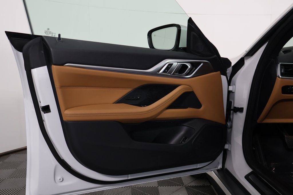 Thumbnail: 2023 BMW i4 - 12