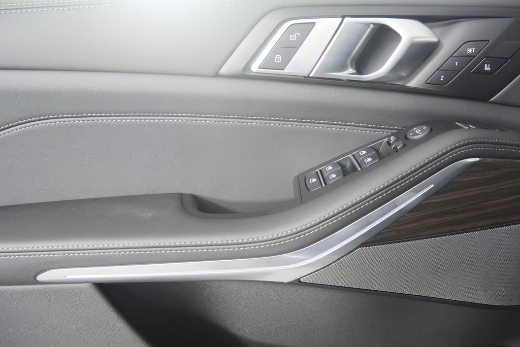 Thumbnail: 2026 BMW X5 - 8