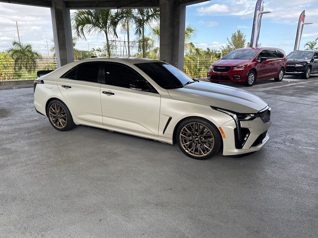 2022 Cadillac CT4 media 1