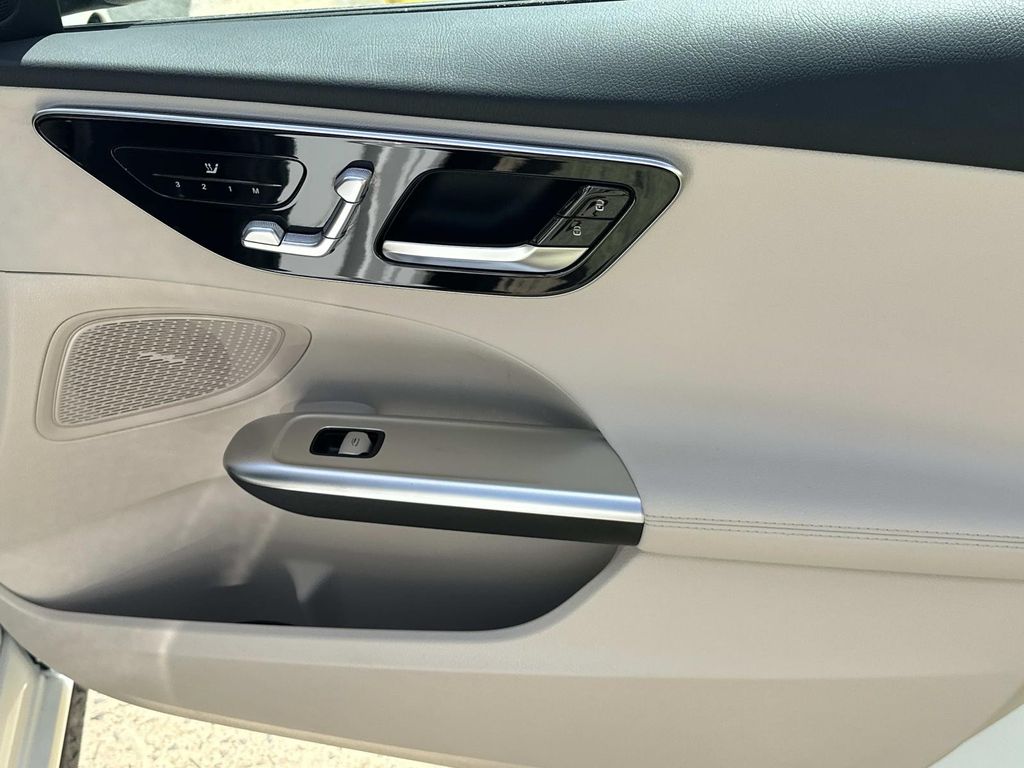 Thumbnail: 2025 Mercedes-Benz C-Class - 20