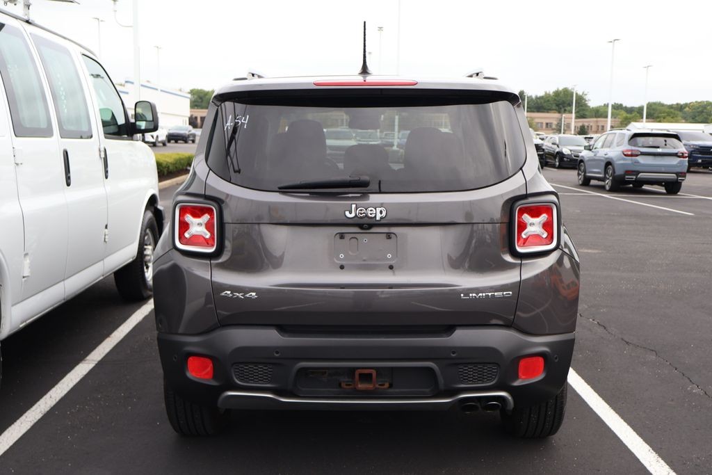 Thumbnail: 2016 Jeep Renegade - 10