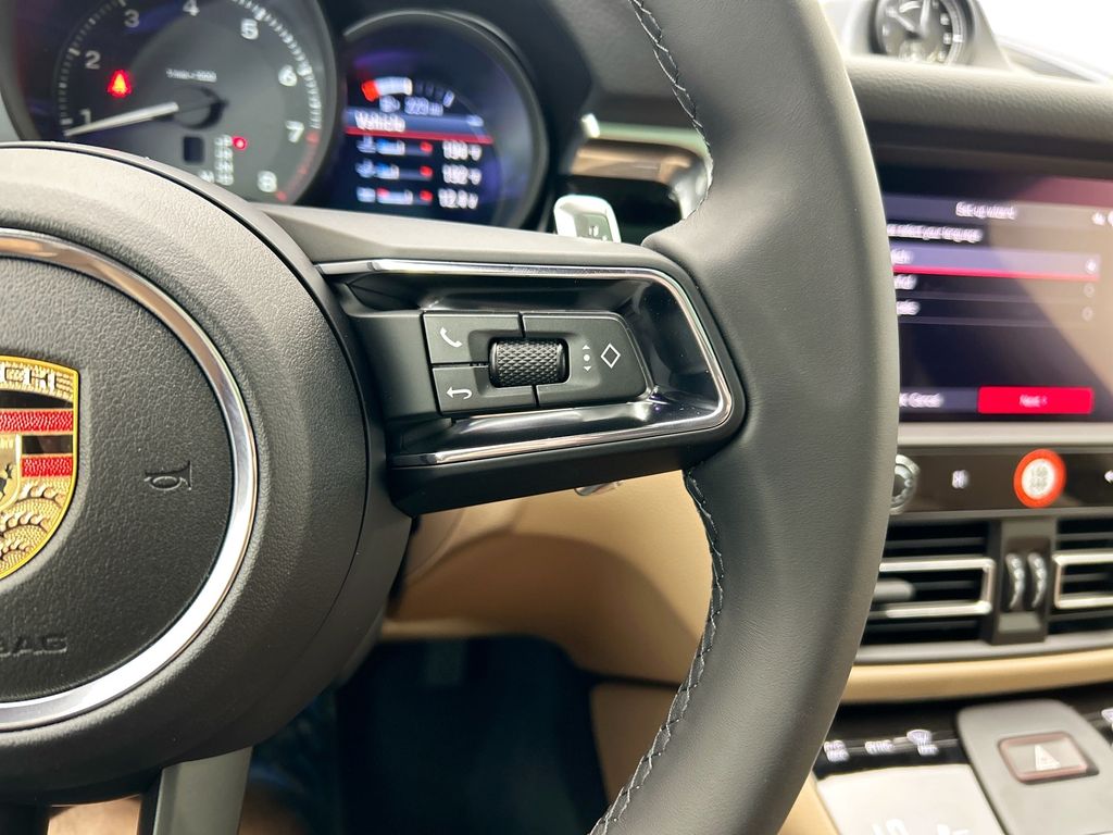 Thumbnail: 2026 Porsche Macan - 15