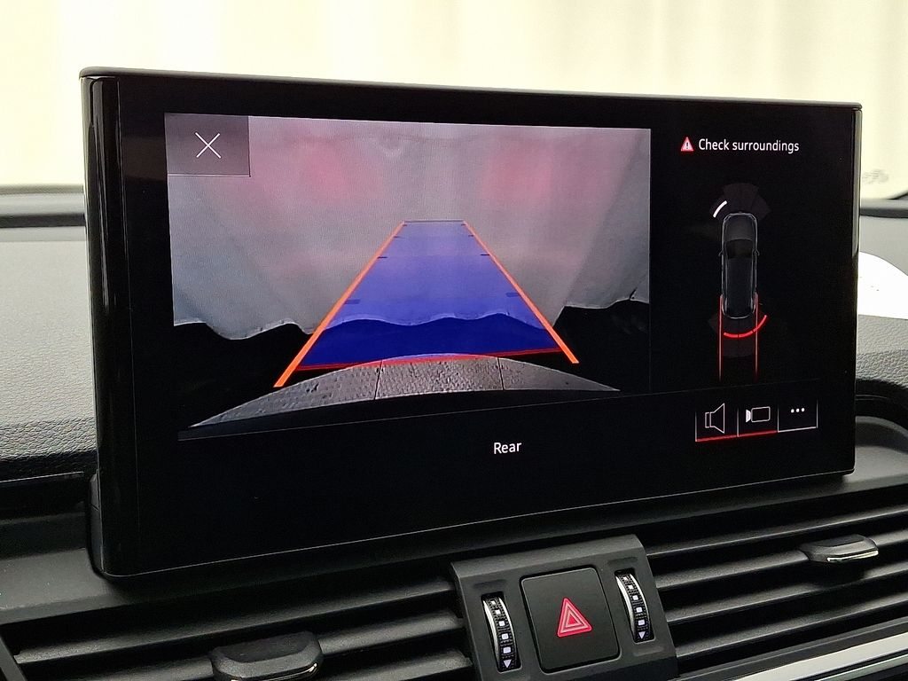 Thumbnail: 2024 Audi SQ5 - 19