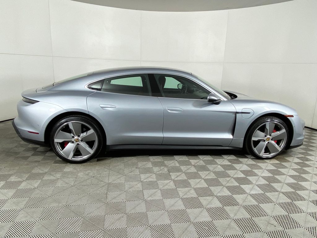 Thumbnail: 2020 Porsche Taycan - 4