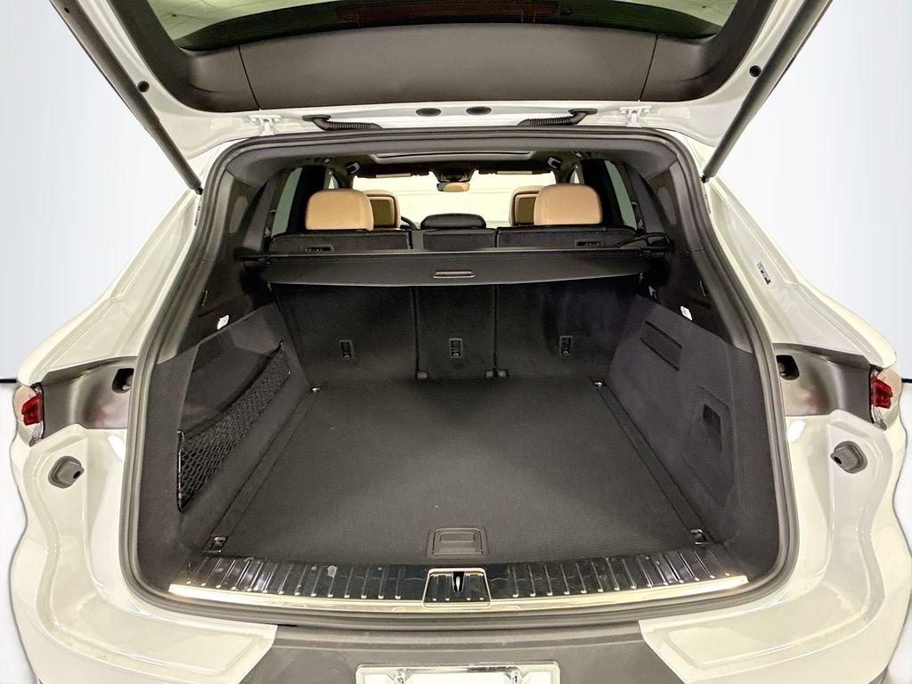 Thumbnail: 2026 Porsche Cayenne - 28