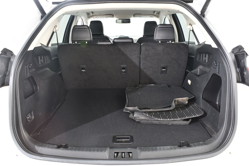 Used 2023 White Ford SEL image 20