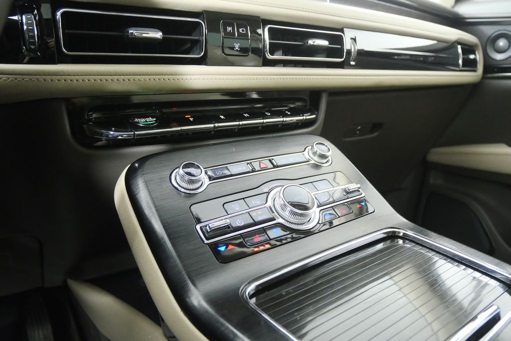 Thumbnail: 2021 Lincoln Nautilus - 22