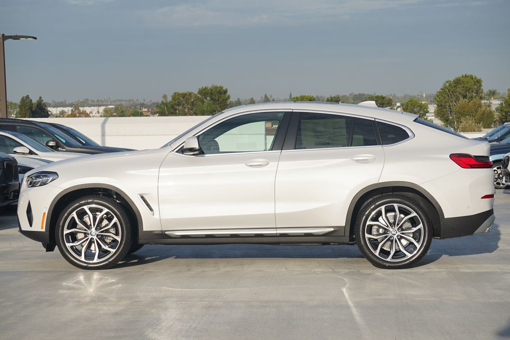Thumbnail: 2025 BMW X4 - 4