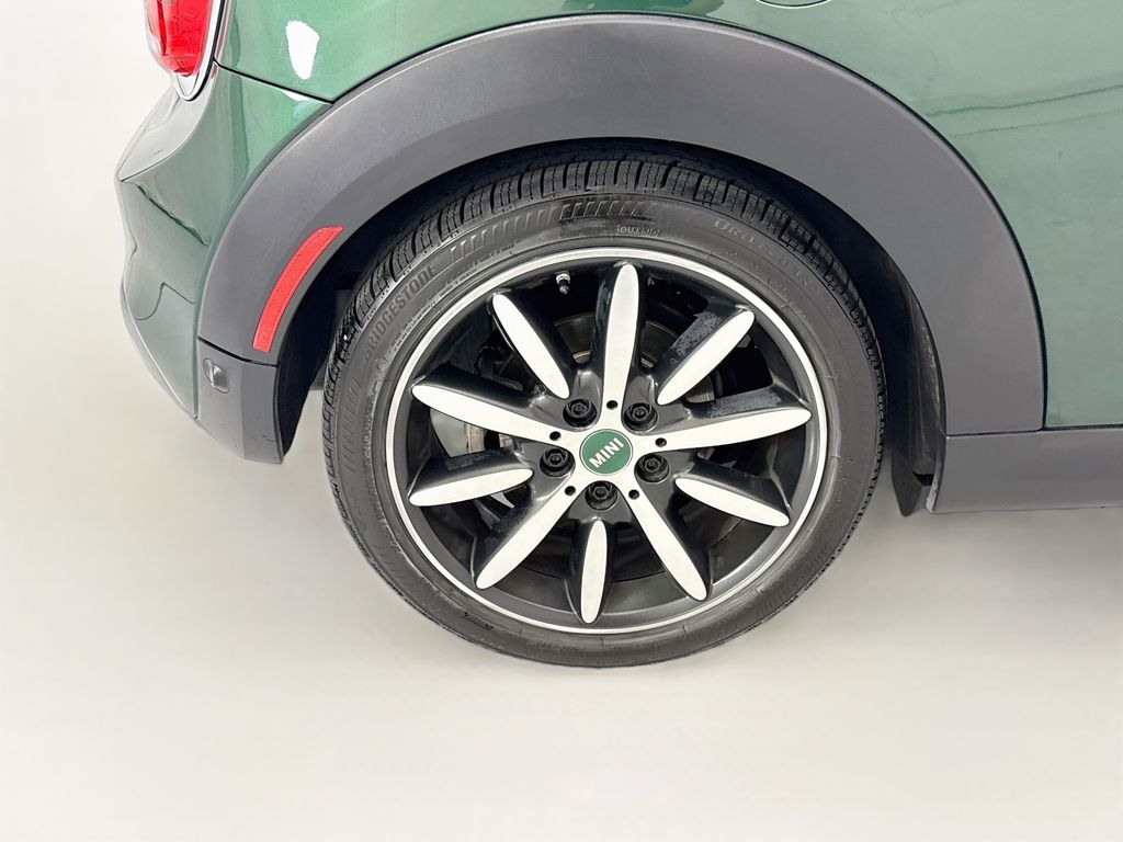 Used 2019 Green MINI Signature image 28