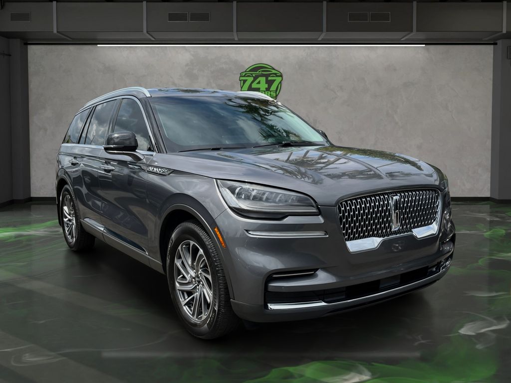 View vehicle photo 7