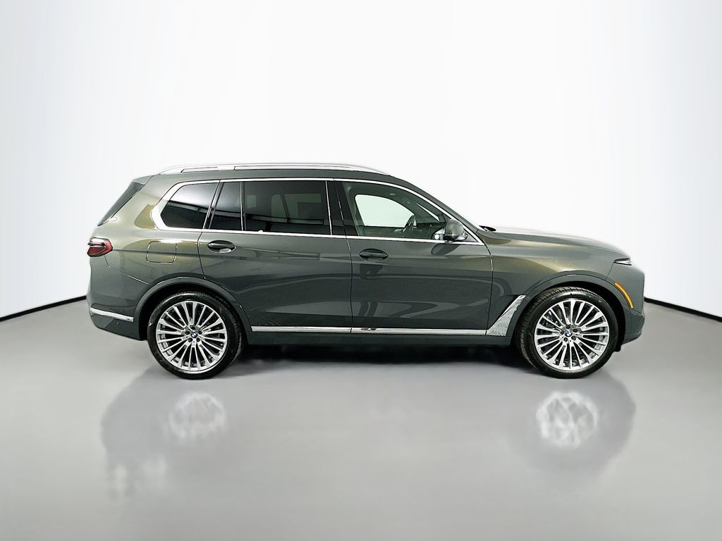 Thumbnail: 2026 BMW X7 - 4