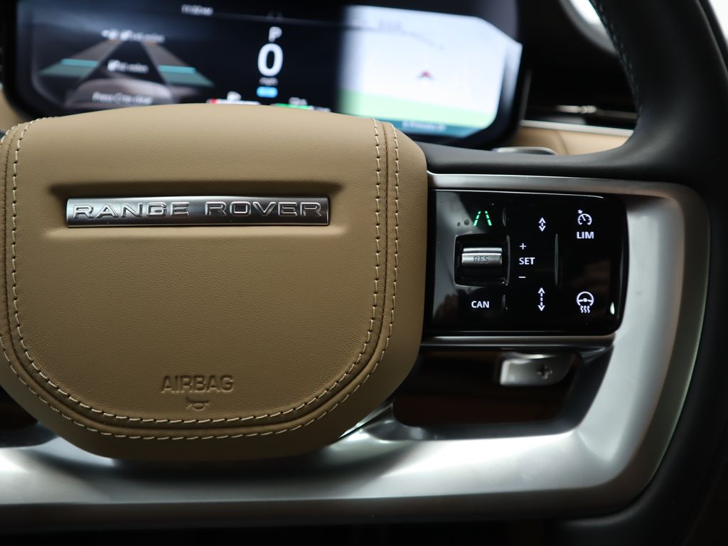 2025 Land Rover Range Rover SE 12