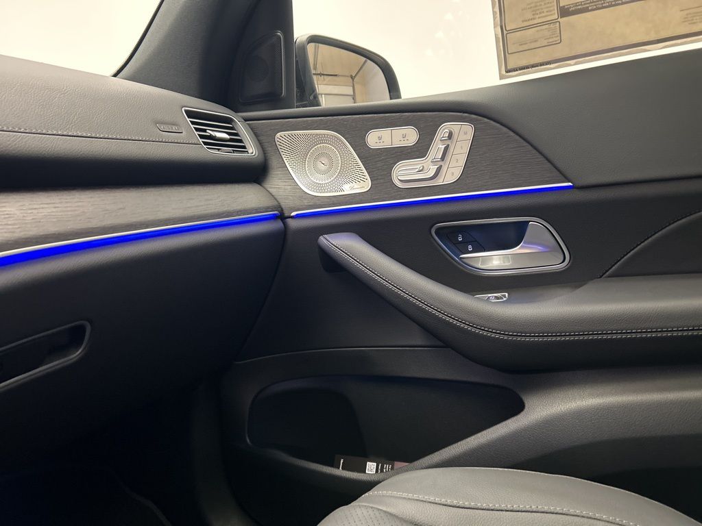 Thumbnail: 2026 Mercedes-Benz GLE - 21