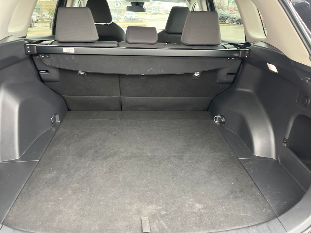 2023 Toyota RAV4 XLE photo