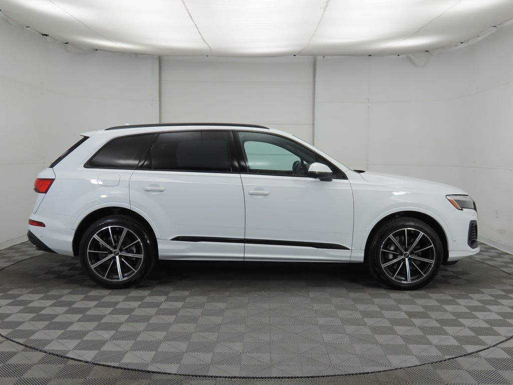 2025 Audi Q7  4