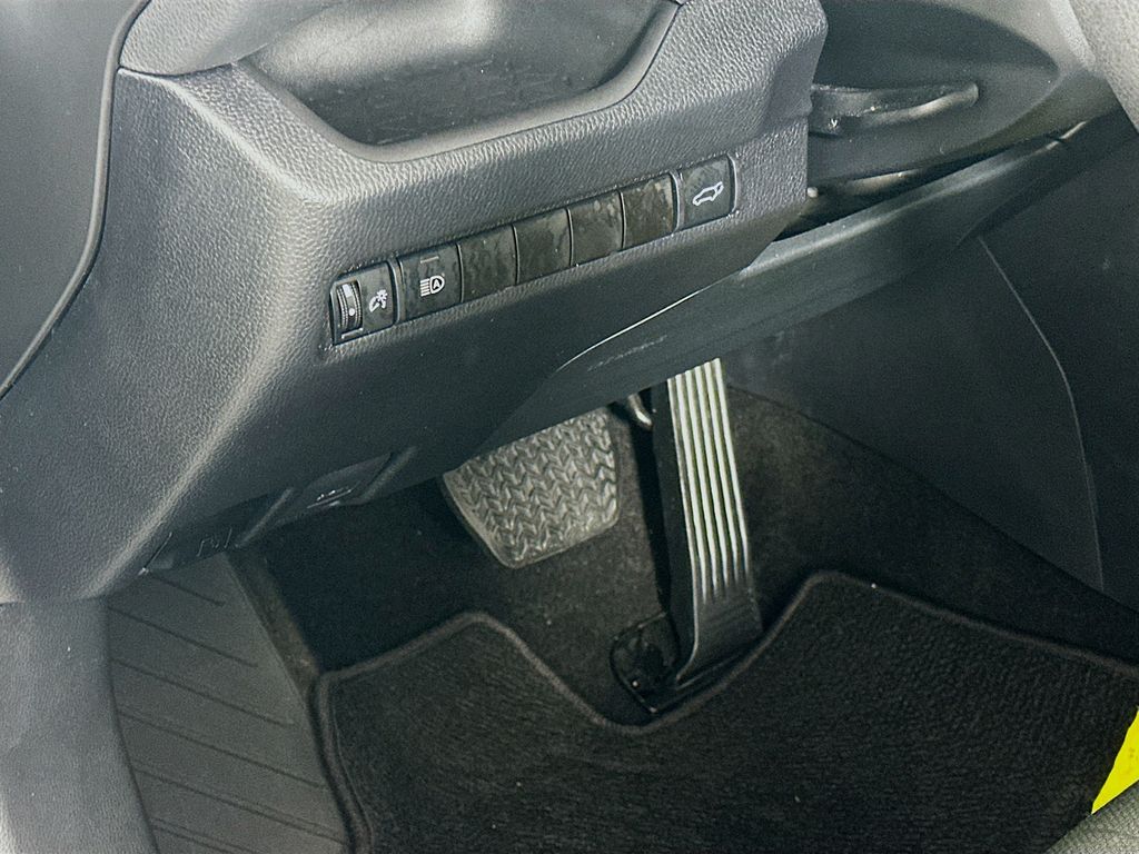 Thumbnail: 2023 Toyota RAV4 - 10