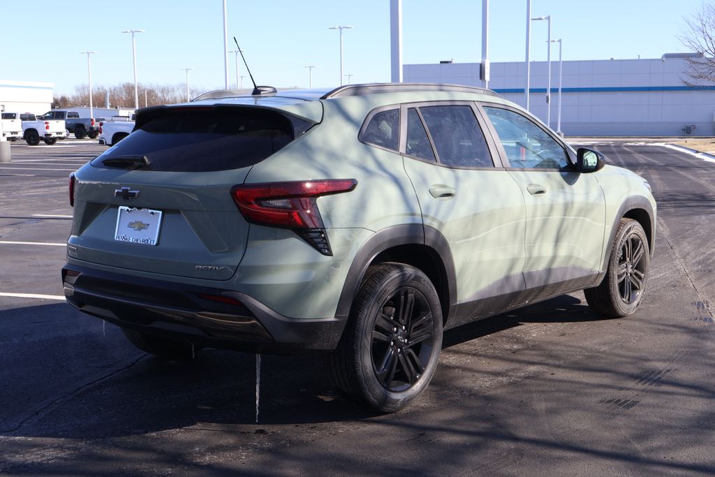 Thumbnail: 2026 Chevrolet Trax - 8