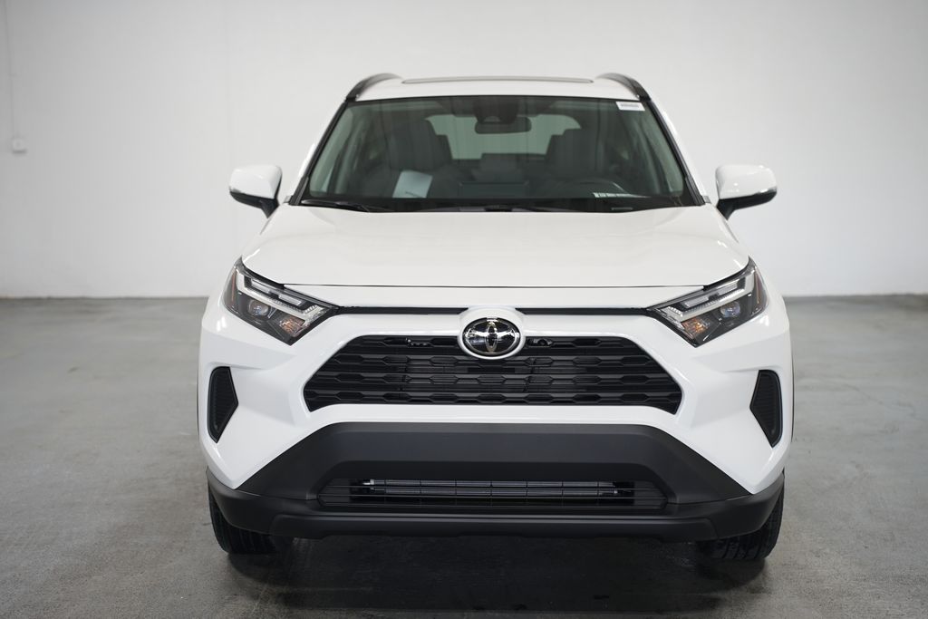2025 Toyota RAV4 XLE 2