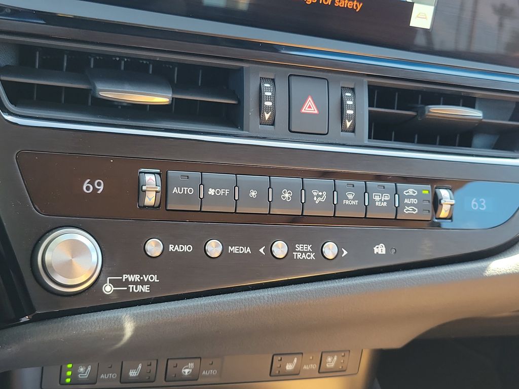 used 2025 Lexus ES car, priced at $42,500