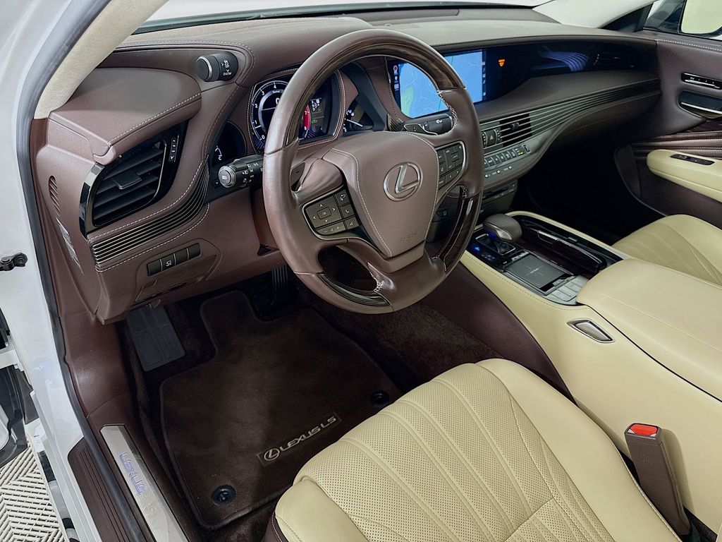 Thumbnail: 2020 Lexus LS - 9