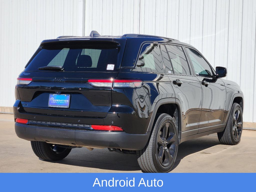 2024 Jeep Grand Cherokee Altitude X 8