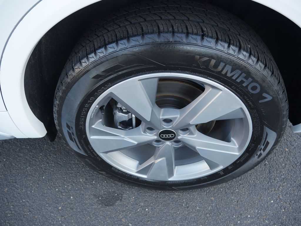 Thumbnail: 2023 Audi Q5 - 13