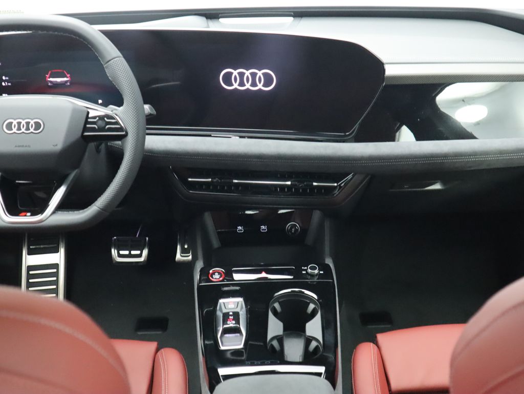 Thumbnail: 2025 Audi S6 - 15