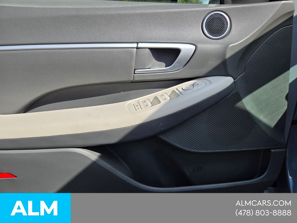 Used 2024 Blue Hyundai SEL image 24