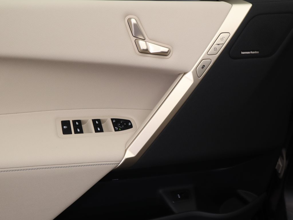 Thumbnail: 2026 BMW iX - 25