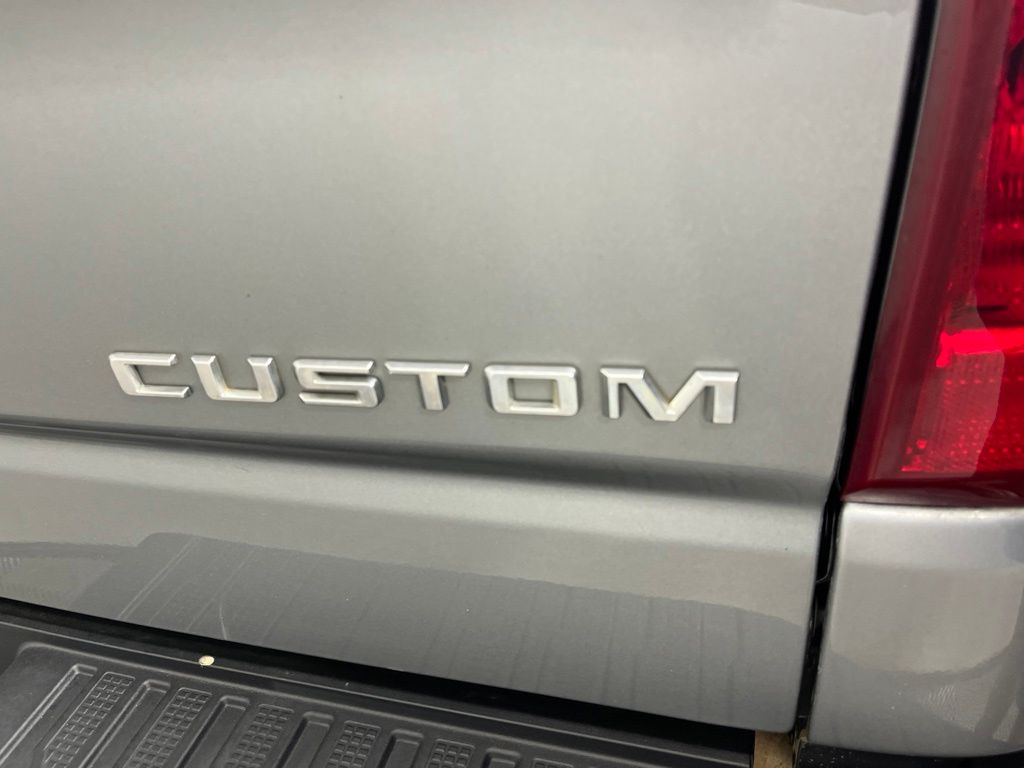 Thumbnail: 2023 Chevrolet Silverado 1500 - 8
