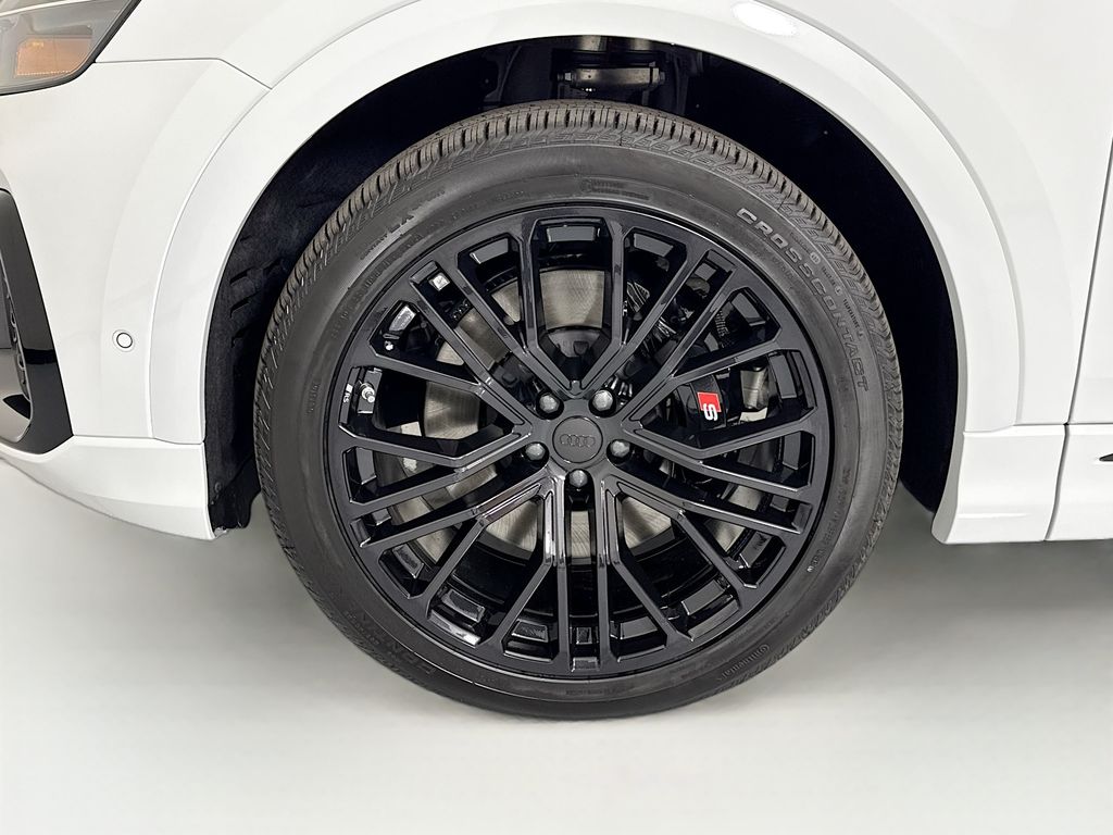 Thumbnail: 2026 Audi SQ8 - 32