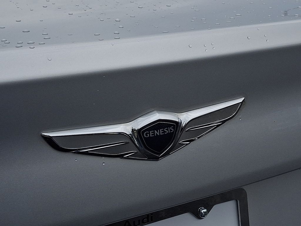 Thumbnail: 2017 Genesis G80 - 31