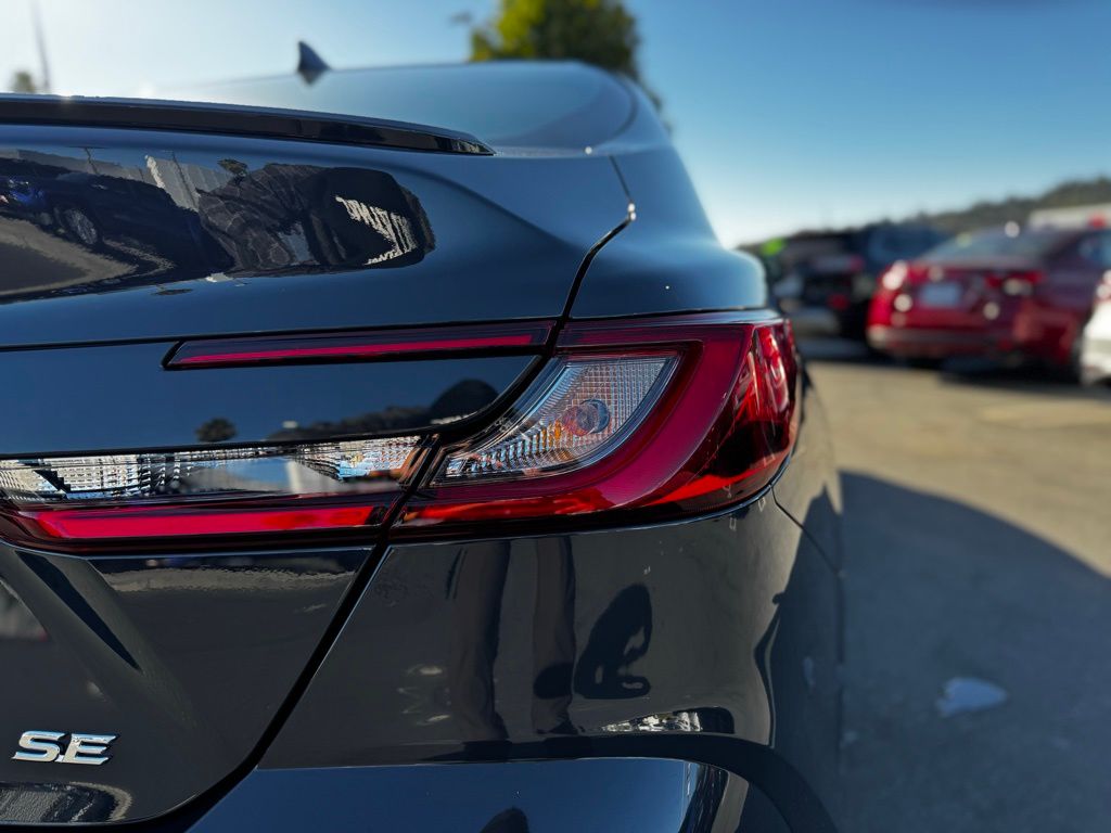 2025 Toyota Camry SE photo 12