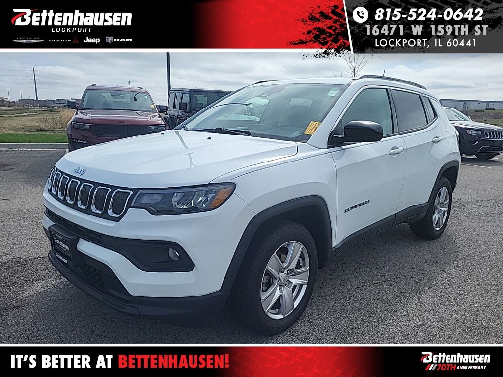 Bright White Clearcoat 2022 Jeep Compass Latitude 4WD SUV / Crossover Four-Wheel Drive 9-Speed Automatic
