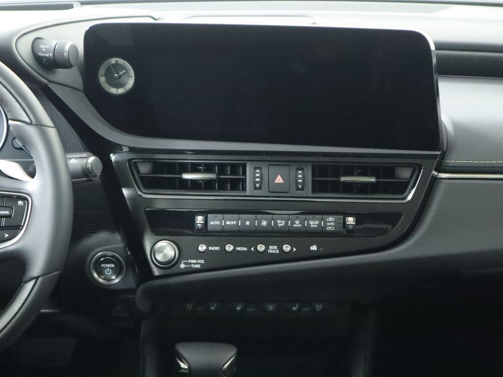 Used 2025 White Lexus 300h Luxury image 15