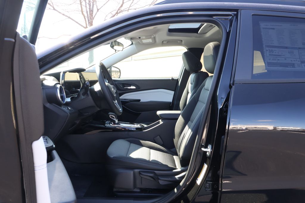 Thumbnail: 2026 Chevrolet Trax - 14