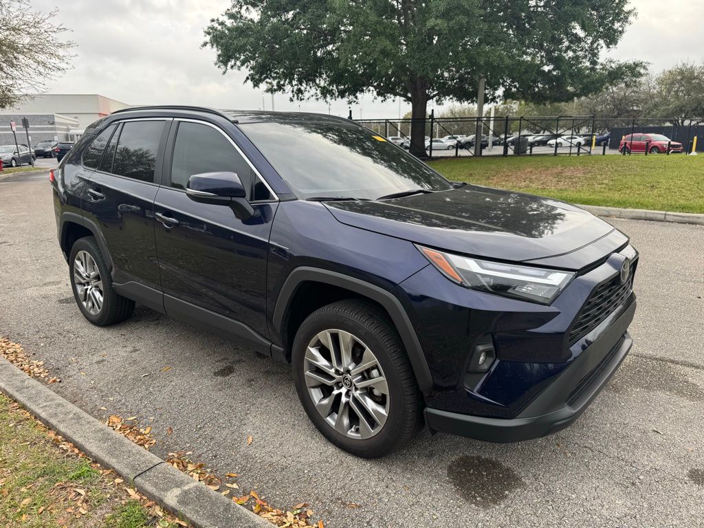 2022 Toyota RAV4 XLE Premium 7