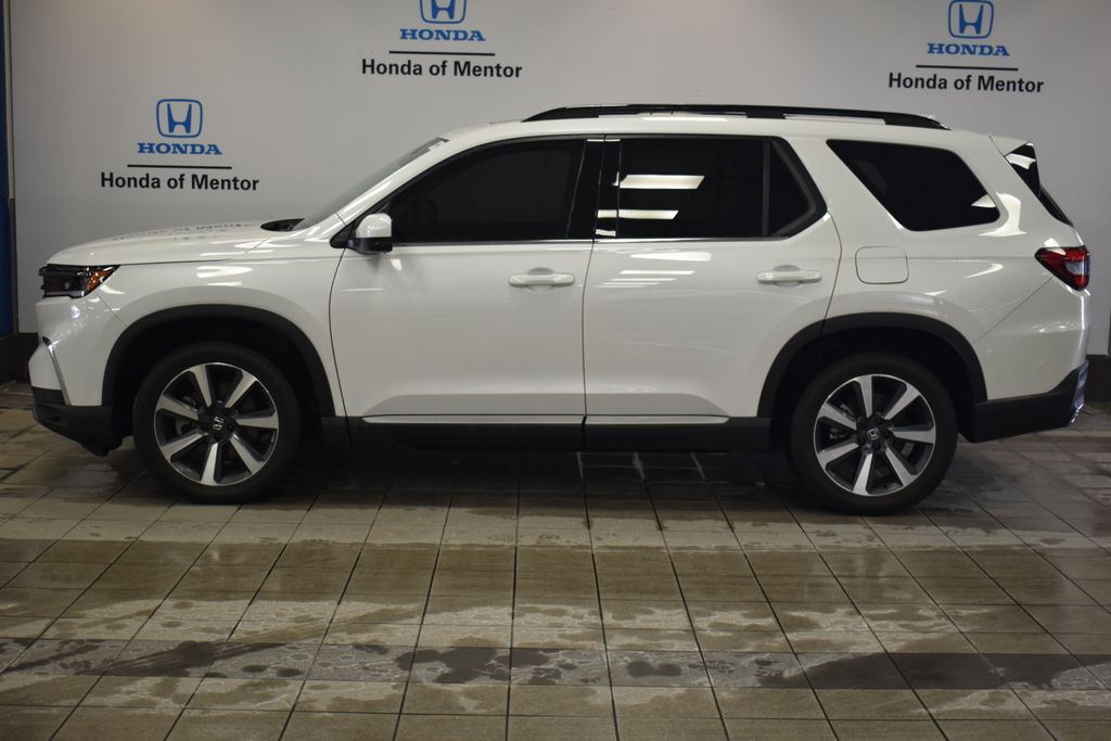 2023 Honda Pilot Touring 2