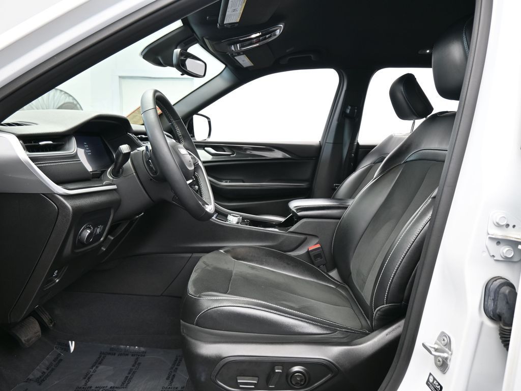 Used 2023 Bright White Clearcoat Jeep Altitude image 11