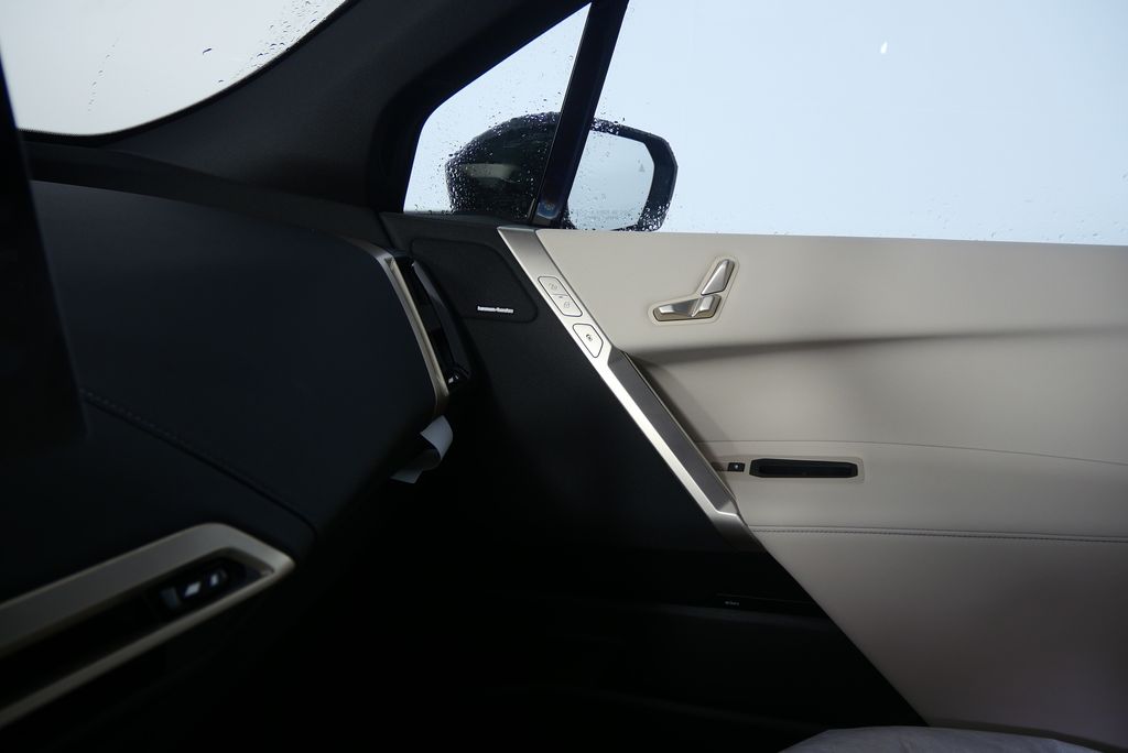 2026 BMW iX  23