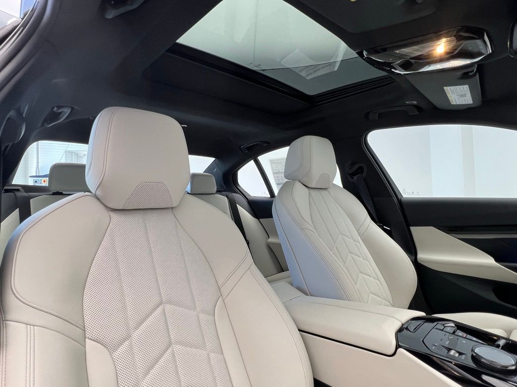 2025 BMW 5 Series 530i xDrive 8