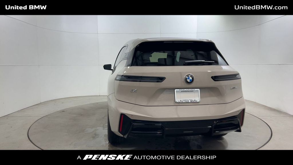 Thumbnail: 2026 BMW iX - 7