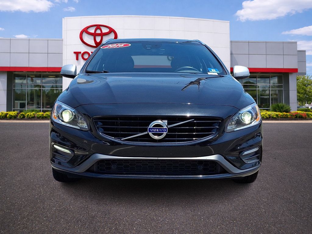 Thumbnail: 2016 Volvo V60 - 2