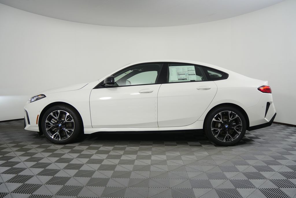 Thumbnail: 2026 BMW 2 Series - 6